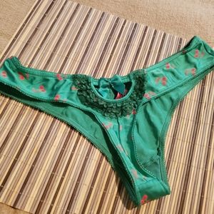 NWOT VICTORIA SECRET SEXY THONG